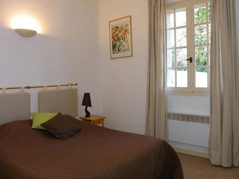 Salernes酒店住宿-Human