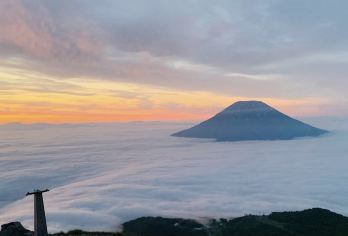 日本北海道羊蹄山-留寿都滑雪场-有珠山【北海道中文专车】【中文专车出行，景点灵活调整，打卡经典，游玩自己定义，无需等待，专属贴心服务，尽享惬意旅程】
