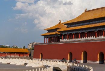 故宫+景山（含门票 可选多种团型、中/英等多语种导游）半日游【深度文化探索｜故宫3小时+景山1小时深度精讲，特别安排景山游览，观故宫全景。】