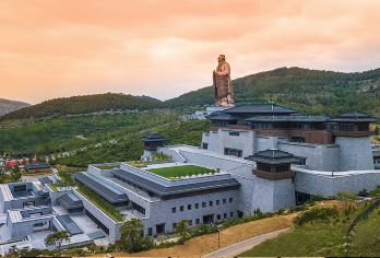 三孔景区+尼山圣境+孔子博物馆【优礼程国学讲解定制私家团】【特别安排：贴心赠送体验服务项目『VIP休息室使用』ღ『蓝牙耳机使用』ღ『恶劣天气防雨套装』】