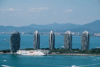 海南三亚亚龙湾热带天堂森林公园+亚龙湾海滩+鹿回头包车一日游【景点游玩与车程时间经过精确配比，确保体验深度与舒适度，也可根据需求定制行程。】