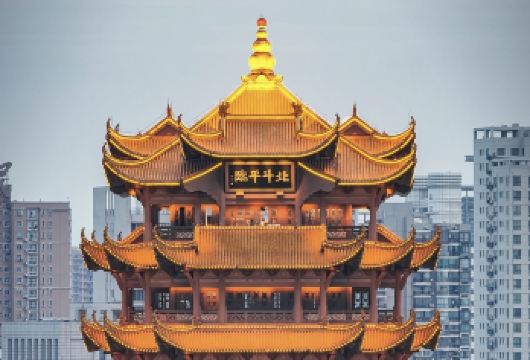 精品团丨黄鹤楼+东湖+湖北省博+武大+赠轮渡（可选小团）【高选择经典线路：涵盖多精华景点黄鹤楼、湖北省博物馆、武汉大学、东湖听涛景区、武汉长江大桥】