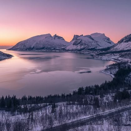 挪威+Bergsbotn utsiktsplattform