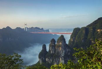 德夯大峡谷+流沙瀑布+矮寨悬崖栈道+矮寨大桥+天问台一日游【[凤凰青旅总社发车]不转团-天天发团，保证服务，纯玩无购物，不进购物店.】