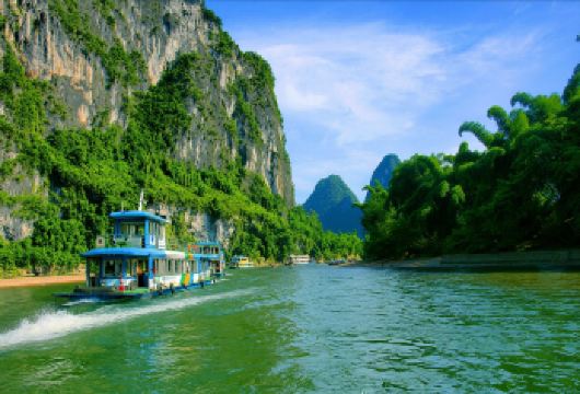 【私家团丨包车】阳朔遇龙河竹筏漂流+漓江兴坪游船+古镇画廊【[体验升级]告别传统拼车游！私家团一单一团，专业司导带你嗨！5座/9座/7座GL8，小众玩法更自由！】