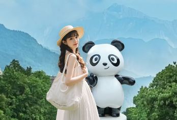 2-8人小团含门票+上门接送◆青城山+都江堰+蓝眼泪一日游【[2-8人精讲小团]懒人错峰，睡醒出发，成都三环内上门接，不转车，全程司导陪同讲解都江堰】