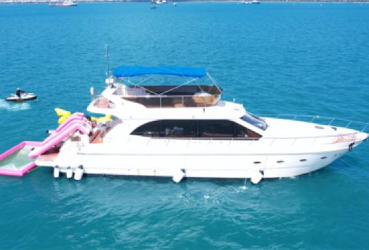 三亚豪华游艇散拼3小时出海游艇出海.含自驾体验海钓游泳浮潜【[纯玩无购物]游玩灵活，专注体验风景玩乐，轻松享受纯粹游玩】