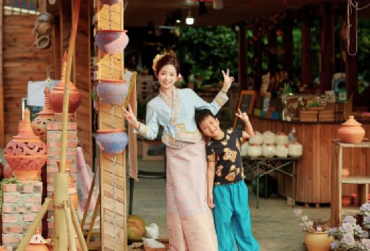 西双版纳野象谷+曼掌村研学亲子一日游【门票+象餐+三项非遗】【省心，省时，酒店接送安心出游不迷路。充足的游览时间，更注重客人体验和游览时间，让旅行重回温度；】