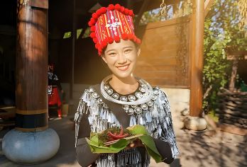 滇池+云南民族村+西山一日游【8人团+二环接送+送过桥米线】【[品质旅游]全国服务大奖-品质认证-专业一手地接-好评优选-无购物隐形消费】