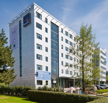 日内瓦机场诺富特全套房酒店