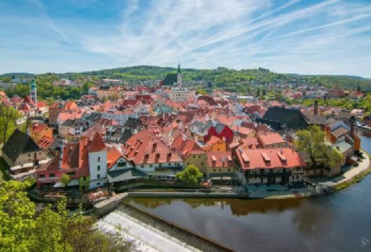 捷克库特纳霍拉+克鲁姆洛夫+布杰约维采世界遗产双城之旅【专属包车省心游：全程专车服务，无缝衔接景点，免去转车劳顿，自由掌控游览节奏享受舒适惬意的深度之旅。】