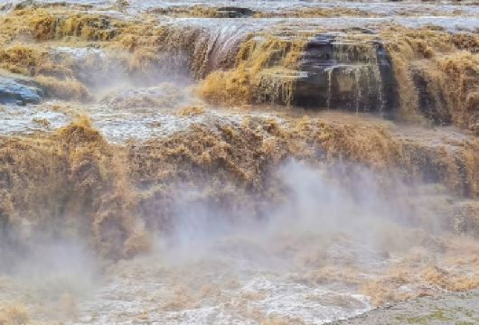 陕西黄河壶口瀑布一日游【2+1头等舱丨三环内接丨含早午餐】【[高端座驾]头等舱2+1按需选择，车位35座可调解座椅，超大空间，奢旅新体验，告别拥挤与疲惫！】