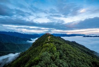 【再回终南】钟南山南五台一日游【地貌景观独特:一亿年前的燕山构造运动及以后南五台山的新构造运动，形成了南五台雄壮瑰丽的地貌景观。】