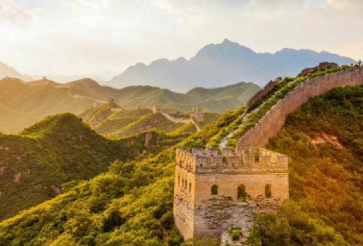 居庸关长城+北京烤鸭私人接送【居庸关秘境：没有人群的长城！ 酒店接送，私人用车及司机。行程中没有其他游客。 不容错过——品尝传承百年的北京烤鸭的传奇滋味】