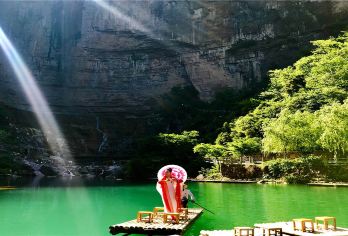 八里沟景区一日游【含往返车费+保险+门票+含景区交通车】【飞舞的雪花与松、石、云巧妙结合 配以晶莹冰挂、琉璃雾凇、壮美云海将新乡南太行装扮成的人间仙境】