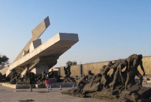 唐山地震公园+唐山宴+河头老街 包车一日活动│12小时包车【全程包车、天津市区上门接送、省心、省时、省力！】