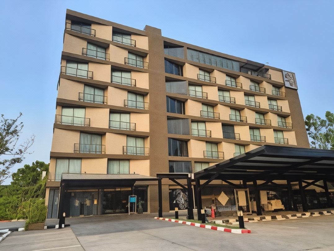 The  28th  Hotel