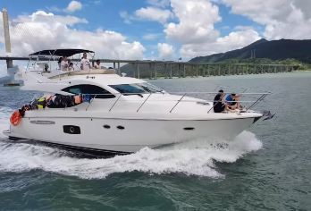 深圳较场尾56尺豪华三层游艇包船出海海钓/夜钓浮潜泳池滑梯【[实力保证]自营游艇公司直供，专业游艇玩家、深度匹配您的预算和要求】