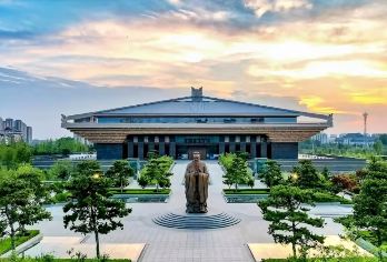 曲阜孔子博物馆【大鲁说】孔子博物馆·特惠讲解【免费提供高清蓝牙无线耳麦听讲解，抛开嘈杂，聆听历史的变迁和儒家两千多年历史文化。】