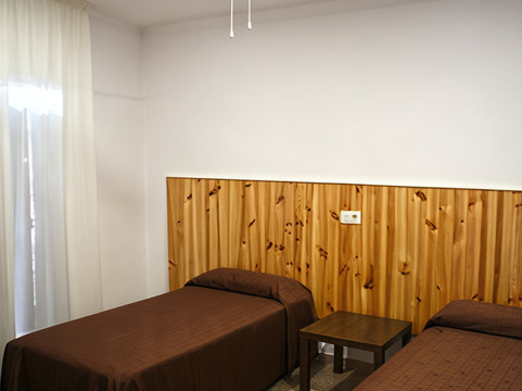 Tordera酒店住宿-Hostal Miranda