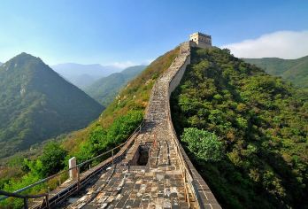 北京八达岭长城+定陵包车一日游【上门接送/出发时间自由】【消费透明、停车费、燃油费，车辆使用、司机餐费；】