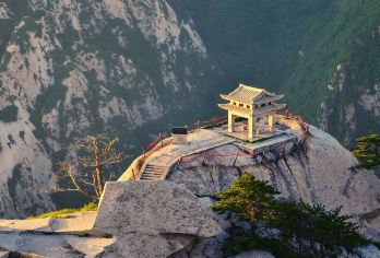 陕西华山一日游【赠午餐+手套+祈福丝带+矿泉水+早接晚送】【[无忧出游]老司机保驾护航，旅游大巴干净舒适，保险齐全！】