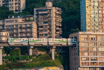 重庆洪崖洞+长江索道+李子坝一日游网红线【2-8人纯玩小团】【[深度游玩]2-8人精致小团，拒绝拥挤，游玩时间更充足；精选山城热门景点，打卡山城不迷茫，轻松出游！】