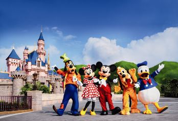 香港迪士尼乐园一日游【东莞上门接送，私家包车，含迪士尼门票】【东莞包车至香港迪士尼乐园，一家大小出游更便利】