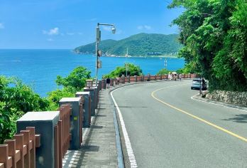 海南三亚天涯小镇+半山半岛帆船港+小东海摄影基地包车一日游【景点游玩与车程时间经过精确配比，确保体验深度与舒适度，也可根据需求定制行程。】