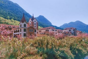 2人起私家团贵州月照养生谷凉都花海韭菜坪一日游六盘水上门接送【所选城市市区免费上门接送，方便快捷，省时省力（时间可微调）】