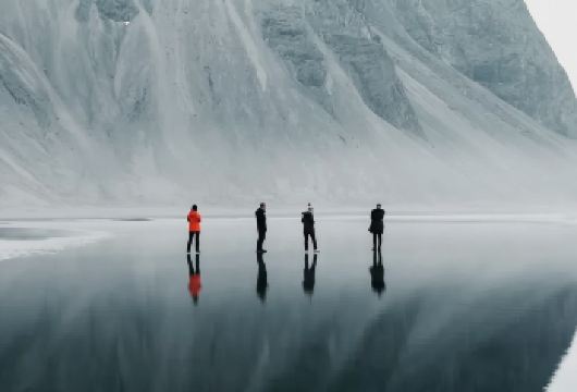 冰岛雷克雅未克-太阳航海者-蓝湖可追极光包车-精选【专属客服和本地中文司机，一家一团包车】