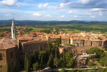 意大利佛罗伦萨锡耶纳大教堂+皮恩扎+中文司机 包车一日游【托斯卡纳，文艺复兴的发源地，多彩的自然风光，古老的村落、葡萄园，让我们瞬移到了那个中世纪的文艺中心。】