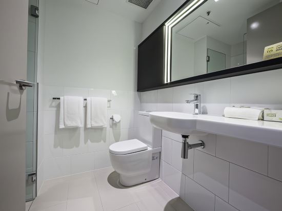 ibis Adelaide Room Type - Standard Twin Room