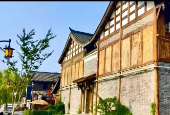 湖南常德柳叶湖+大小河街+老西门+诗墙公园一日游可英文服务【可提供英文及小语种导游服务-往返接送-可选导游-可代订门票】