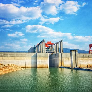 三峡垂直升船机+三峡大坝一日游【乘豪华观光游轮翻越三峡大坝】