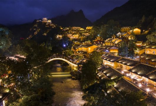 下午出发打卡望仙谷白天景色+望仙谷夜景+纯玩无自费1日游【婺源县城内酒店/高铁站上门接送，品质纯玩 提供优质服务，点点必到，不虚此行；】