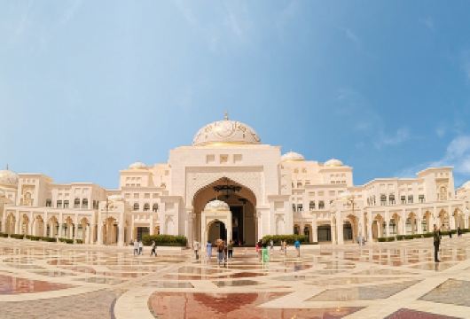 迪拜：谢赫扎耶德清真寺与阿布扎比总统府游览（含接送服务）【参观世界上*大的清真寺之一——谢赫扎耶德大清真寺 步入阿布扎比总统府的那一刻，恢弘气势将令您叹为观止 享受包含门票的便利服务以及酒店接送服务】