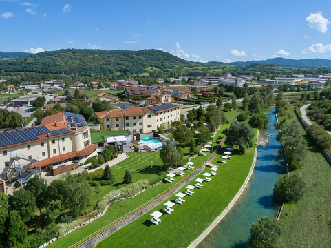 史波特乡村酒店主图
