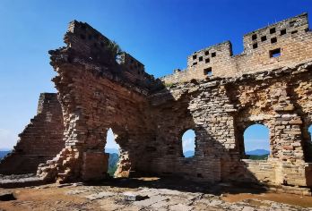 金山岭长城每日巴士一日游（CITS x ZANBUS 联营）【值得信赖的品牌提供的高品质旅行，配备定期旅游巴士和地铁附近专用的安全集合地点。 包含金山岭门票、往返直通车票、小团体酒店接送服务。 服务可靠，轻松便捷，无需购物，可直达北京市中心和金山岭长城。】