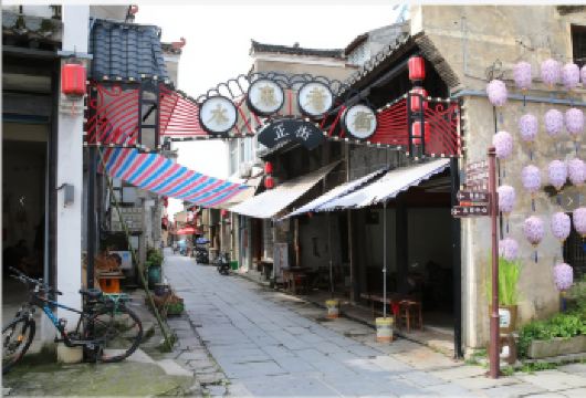 宣城市区往返 ｜广德市区龙泉洞+水东老街一日游【多车型可选】【[一对一包车]专车上门接送，车辆费用全含】