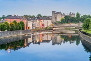 爱尔兰都柏林+威克洛山脉国家公园一日游/行程可调-中文专车【精选热门景点，高效游玩不走回头路，深度了解文化内涵，贴心服务保障，轻松享受旅程，性价比超高的旅行。】