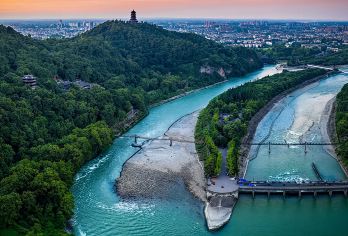 成都+都江堰+卧龙熊猫基地一日包车游【5-9座车丨上门接】【[30年老社自营线路]专注四川纯玩旅行，大品牌，正规操作】