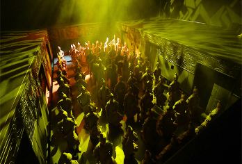 西安兵马俑+复活的军团演出一日游【8人团/铜车马/上门接送】【[8人精品小团] 晚出发，不用早起，睡到自然醒，西安三环内上门接送，自营车队统一管理，安全有保障！】