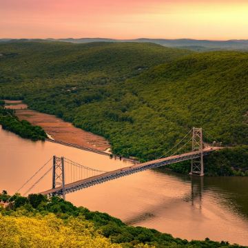 美国大熊山州立公园+比肯复古小镇一日游