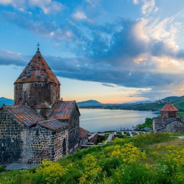 亚美尼亚埃里温塞凡湖+塞凡湖修道院+哈格哈特辛修道院建筑群