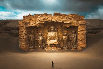 敦煌丝路遗产城+雅丹地质公园+西千佛洞+玉门关+阳关一日游【[暖心赠送]下单即送莫高窟纪念币每人1枚和简易餐包秘境观星星空拍摄】