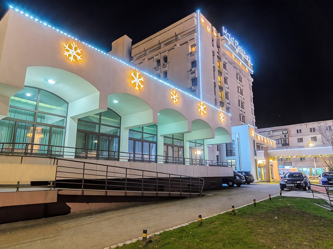 Ramnicu Sarat酒店住宿-Pietroasa Hotel