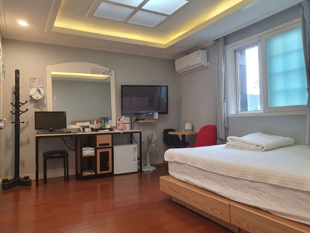 Hite Hotel