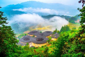 南靖云水谣古镇+田螺坑土楼群+福建土楼(永定)三景区一日游【[VIP小团]舒适小车晚出发，接送快捷时间更自由】