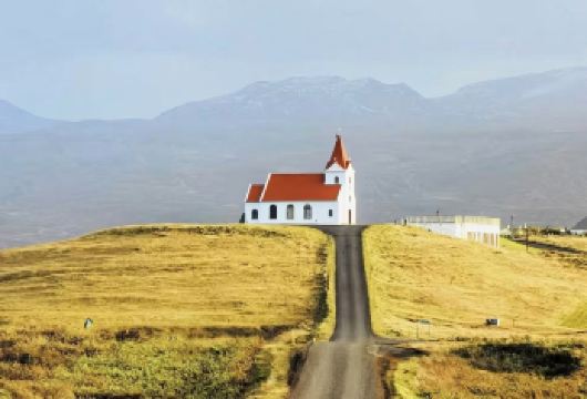 包车连穿斯奈山半岛：教会山冰川与渔村黑沙滩黑教堂经典路线【无需为交通烦恼，舒适专车全程接送，行程灵活自由，随心掌控游览节奏，沉浸式感受冰岛风情。】